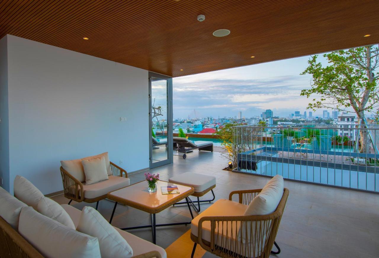 Prana Boutique And Da Nang